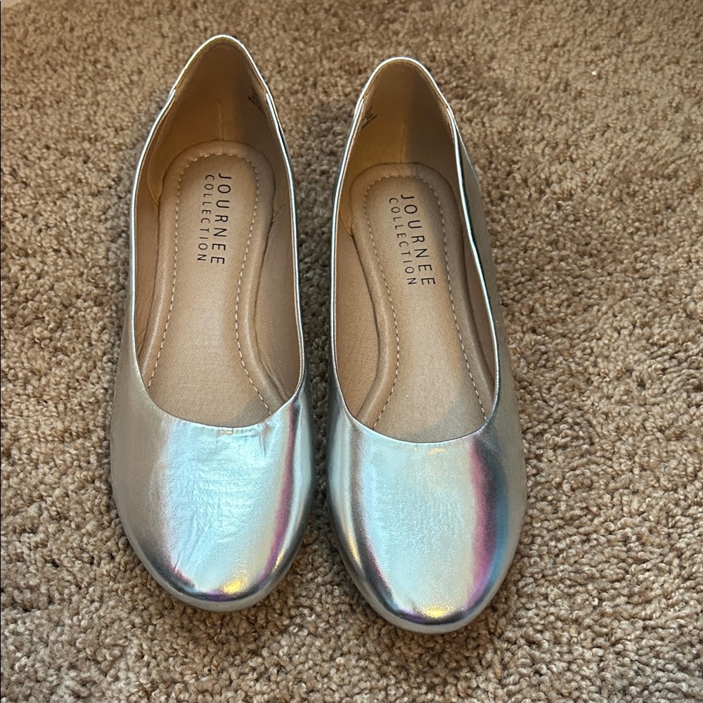 Journee Collection Iridescent Silver Flats